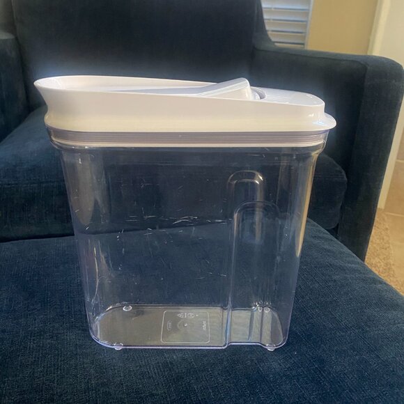 OXO Good Grips POP Cereal Dispenser 3.4 qt/3.2 L - Picture 3 of 9